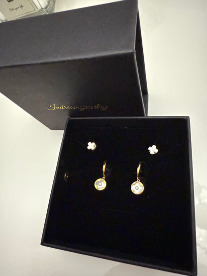 18 k gold plated pair of clover earrings