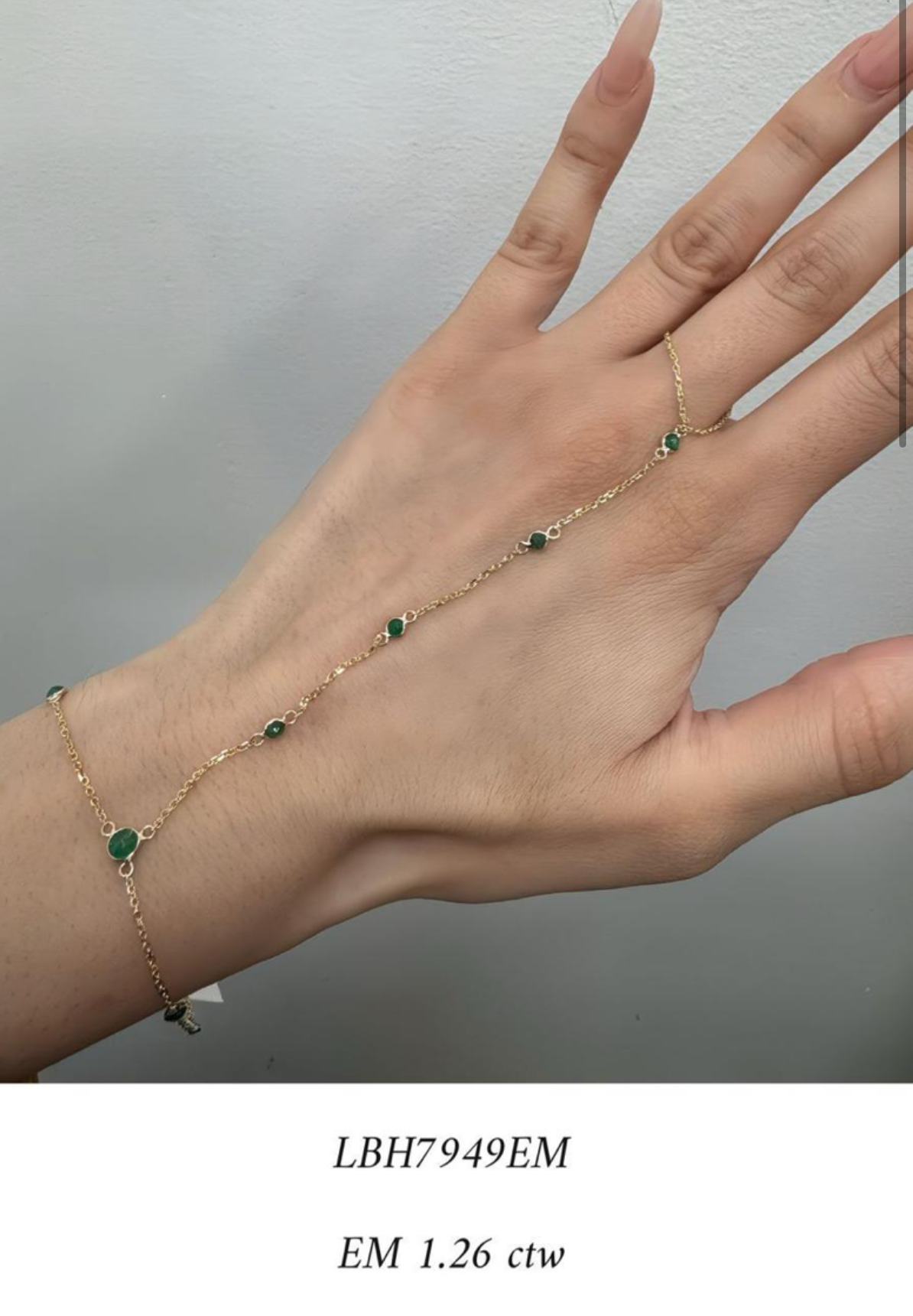 Emerald 1.26ctw 14k gold hand bracelet
