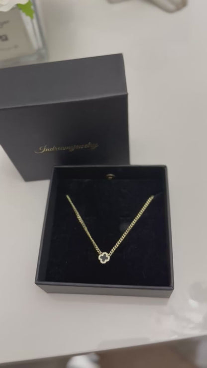18 k gold clover necklace