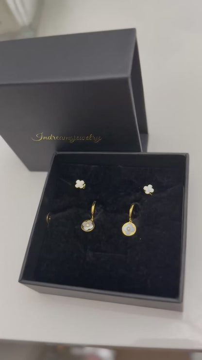 18 k gold plated pair of clover earrings